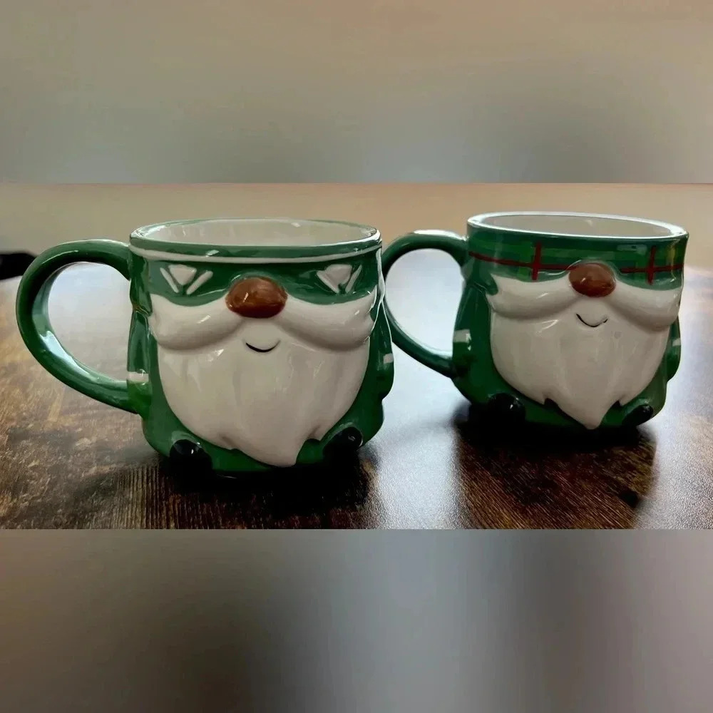 SET: 2- 3D Gnomes mugs.